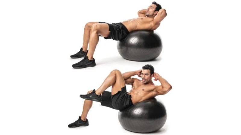 حرکت کرانچ روی توپ سوئیسی | ورزش با توپ برای لاغری شکم